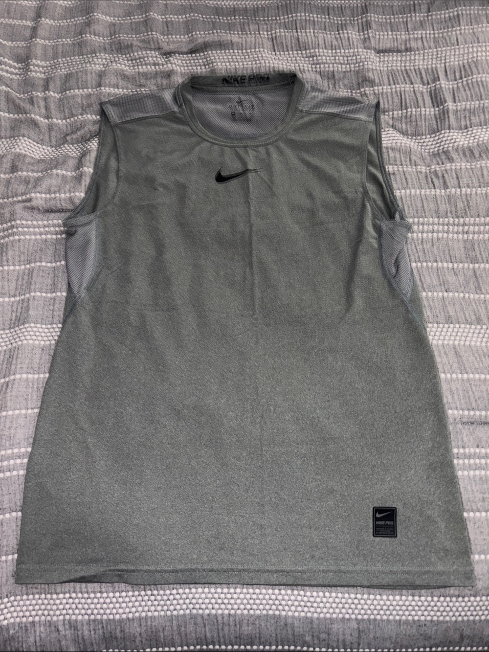 Nike Pro Men’s Gray Sleeveless Dri-FIT Tank Top
